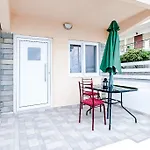 Beachfront Retreat #propertly Apartmán